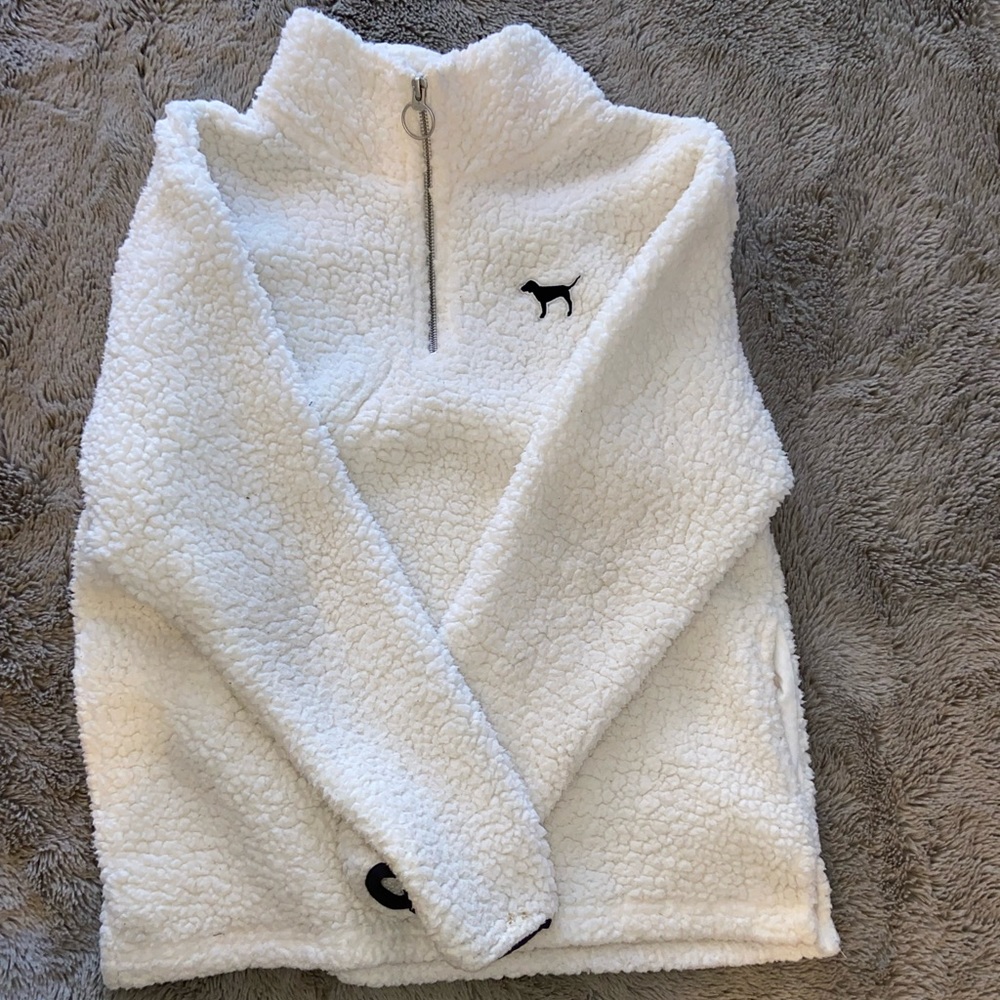 Victoria’s Secret oversized fuzzy fluffy pullover coat